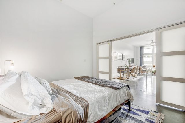 2124 E 6th ST E 205, Austin, TX 78702
