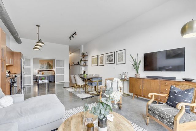 2124 E 6th ST E 205, Austin, TX 78702
