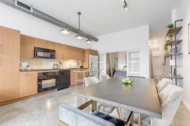 2124 E 6th ST E 205, Austin, TX 78702