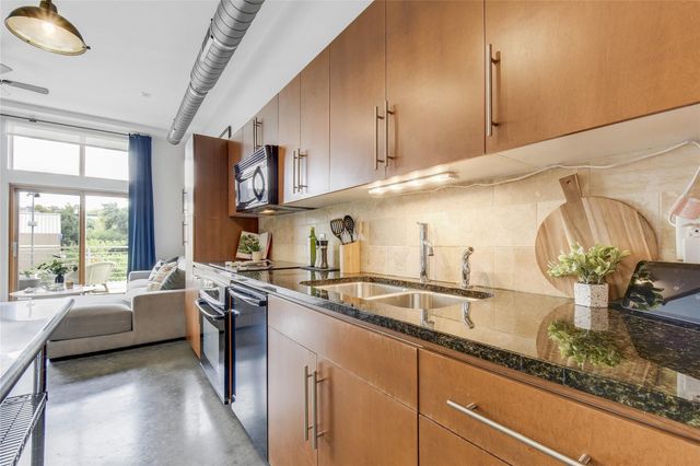 2124 E 6th ST E 205, Austin, TX 78702