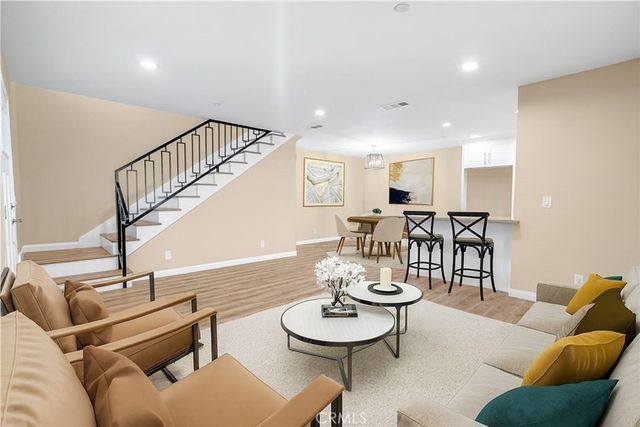 1111 ST N Mulberry, Compton, CA 90222