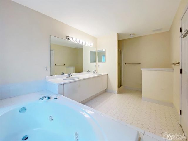 48 Berkshire Way, East Brunswick, NJ 08816