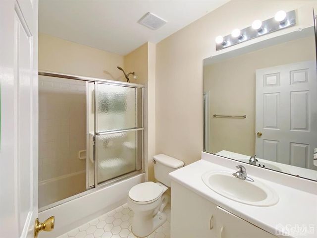 48 Berkshire Way, East Brunswick, NJ 08816