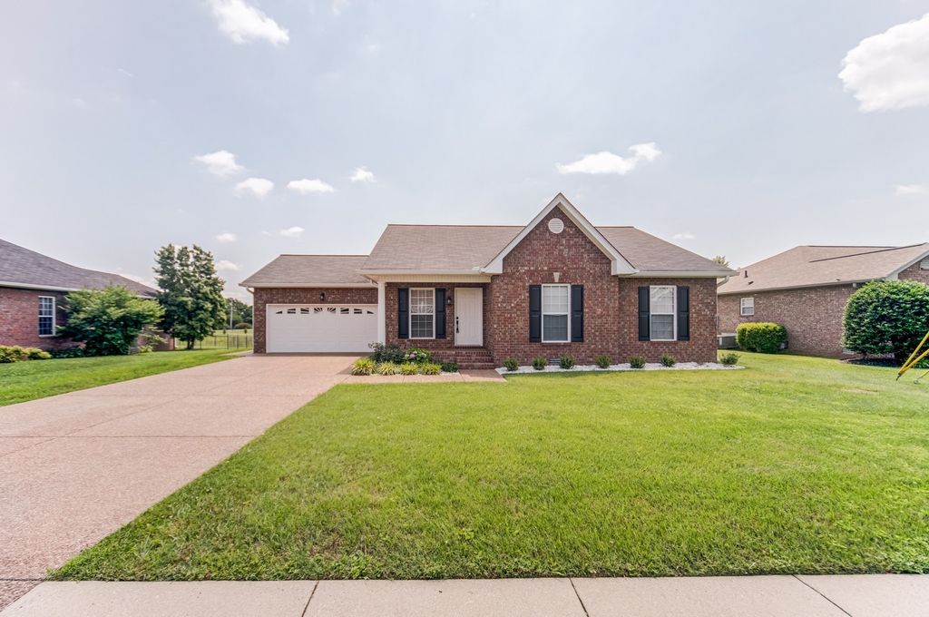 177 Hedgeway Ct, Gallatin, TN 37066