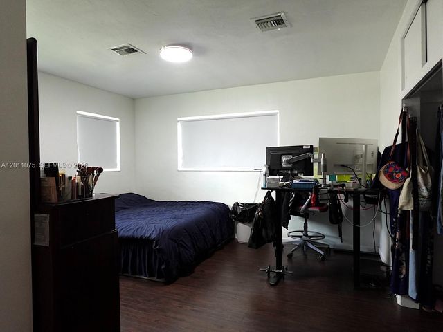 730 N 73rd Avenue, Hollywood, FL 33024
