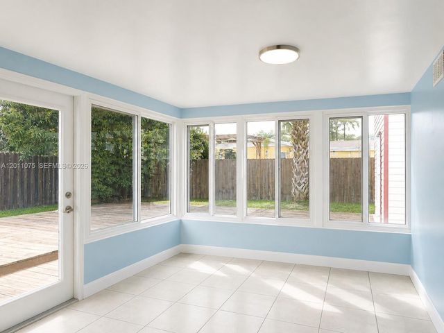 730 N 73rd Avenue, Hollywood, FL 33024