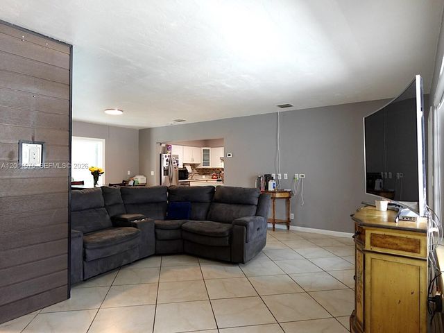 730 N 73rd Avenue, Hollywood, FL 33024