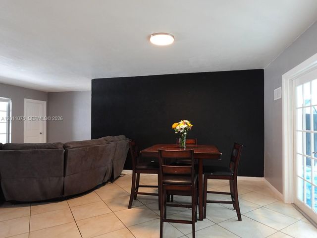 730 N 73rd Avenue, Hollywood, FL 33024
