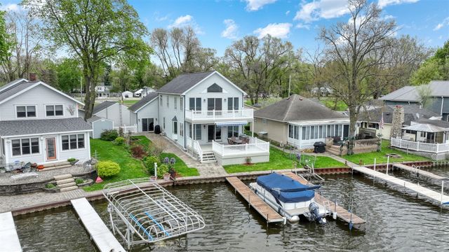 217 N Lakeside Drive, Michigan Center, MI 49254