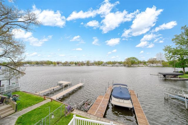 217 N Lakeside Drive, Michigan Center, MI 49254
