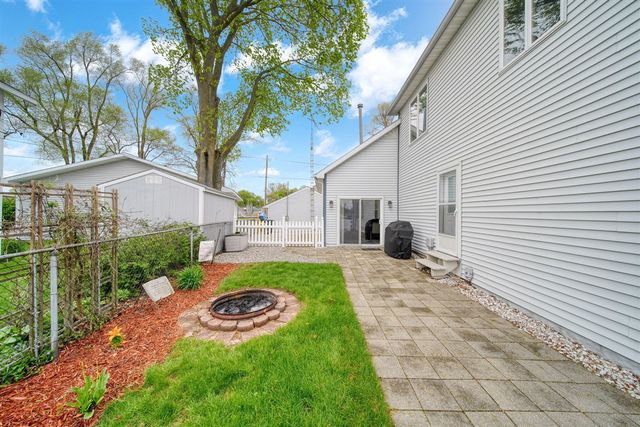 217 N Lakeside Drive, Michigan Center, MI 49254