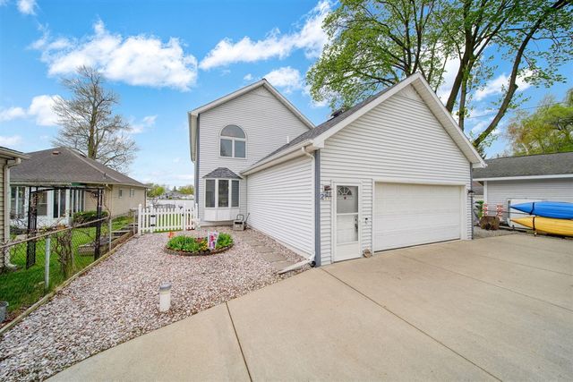 217 N Lakeside Drive, Michigan Center, MI 49254