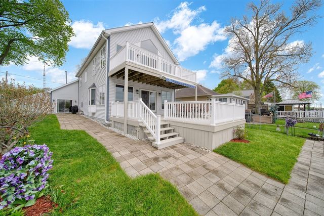 217 N Lakeside Drive, Michigan Center, MI 49254