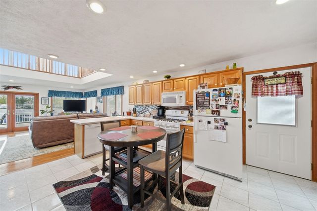 217 N Lakeside Drive, Michigan Center, MI 49254