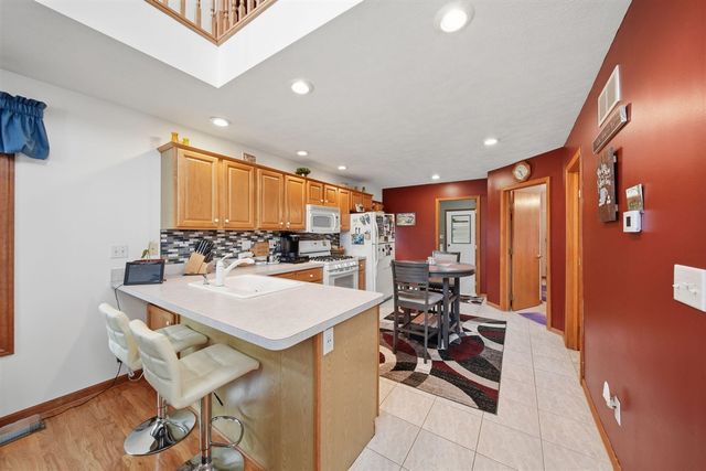 217 N Lakeside Drive, Michigan Center, MI 49254