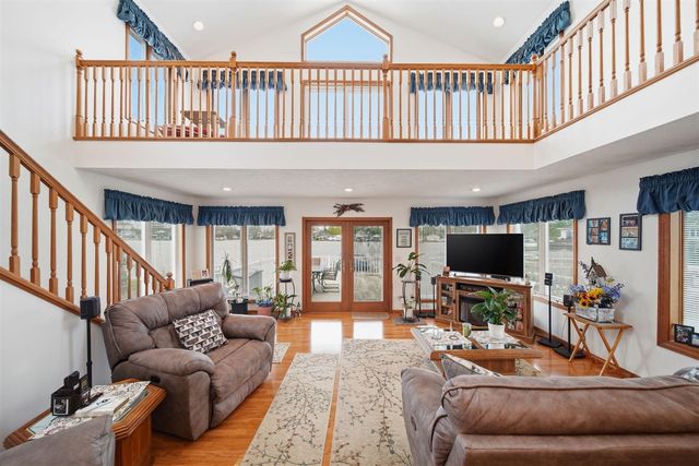 217 N Lakeside Drive, Michigan Center, MI 49254