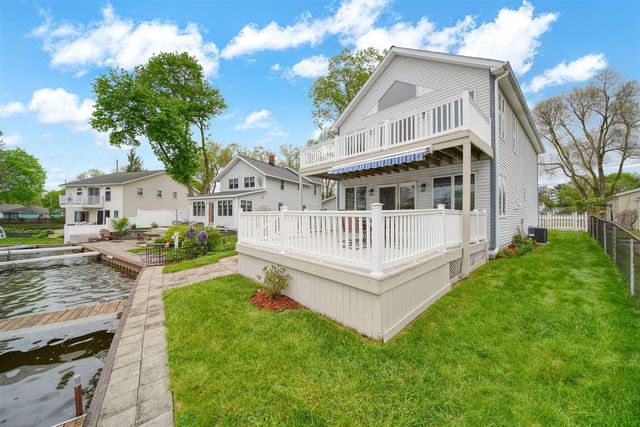217 N Lakeside Drive, Michigan Center, MI 49254