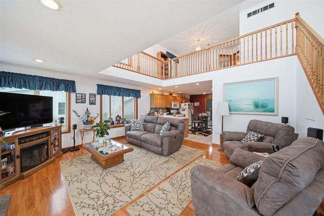 217 N Lakeside Drive, Michigan Center, MI 49254