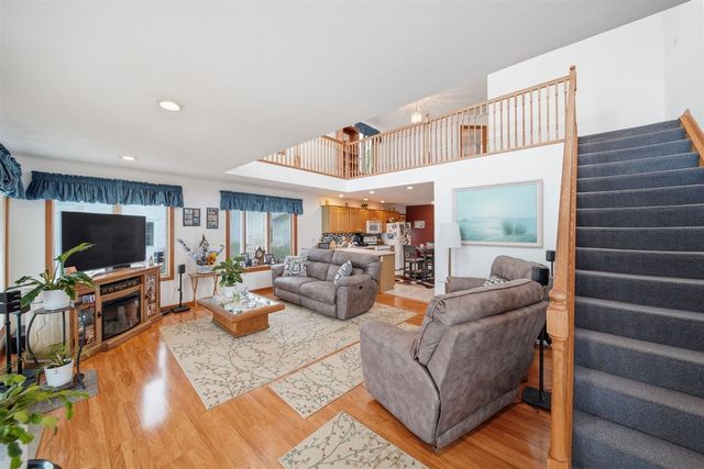 217 N Lakeside Drive, Michigan Center, MI 49254