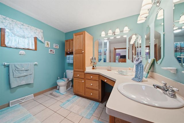 217 N Lakeside Drive, Michigan Center, MI 49254