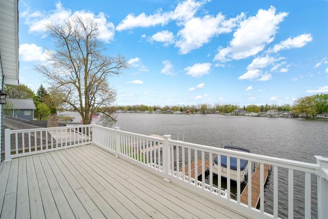 217 N Lakeside Drive, Michigan Center, MI 49254