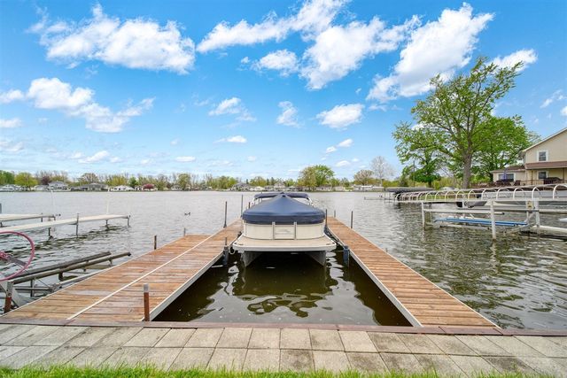 217 N Lakeside Drive, Michigan Center, MI 49254