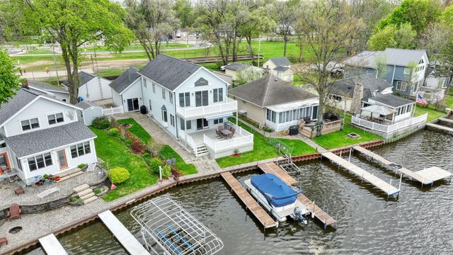217 N Lakeside Drive, Michigan Center, MI 49254