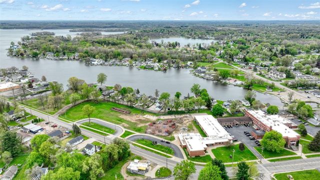 217 N Lakeside Drive, Michigan Center, MI 49254