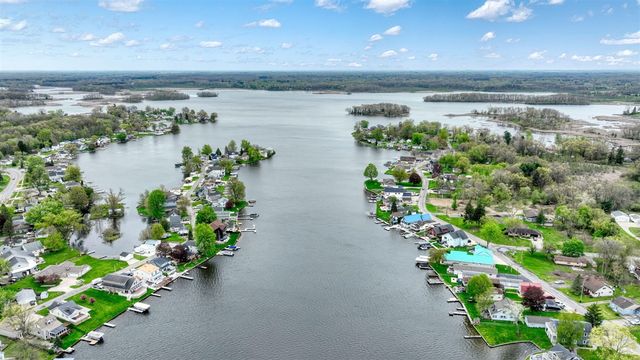 217 N Lakeside Drive, Michigan Center, MI 49254