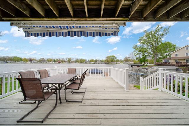 217 N Lakeside Drive, Michigan Center, MI 49254