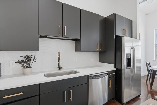 831 S Flores St Ste 3114, San Antonio, TX 78204