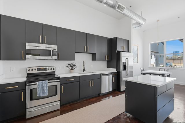 831 S Flores St Ste 3114, San Antonio, TX 78204