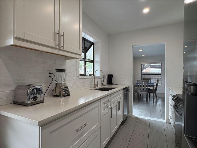 2026 GROVE STREET, Sarasota, FL 34239