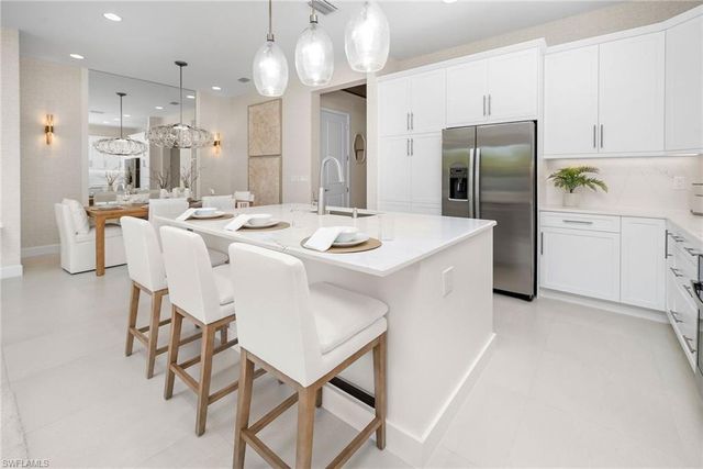 2738 Ridgecrest PL, Naples, FL 34112