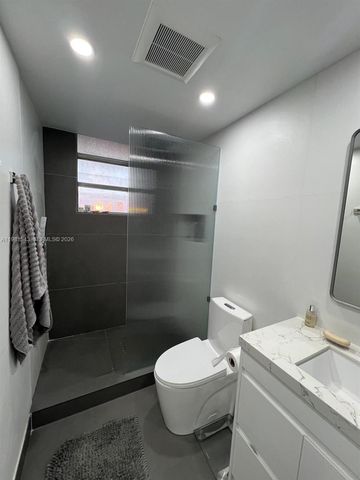 2903 N Miami Beach Blvd 1003, North Miami Beach, FL 33160