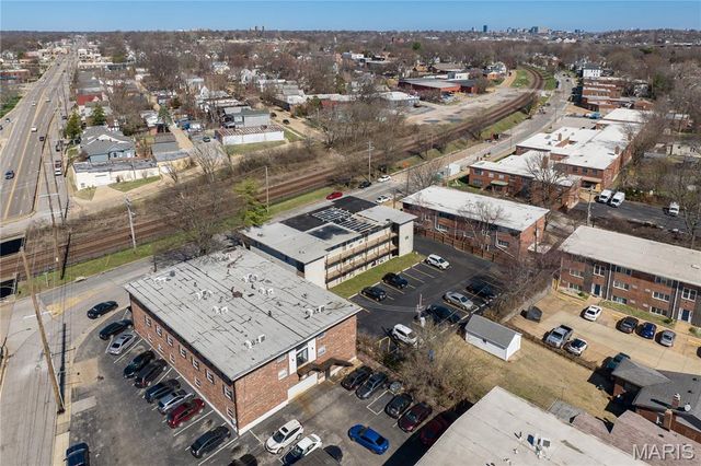 3704 Greenwood Boulevard, Maplewood, MO 63143