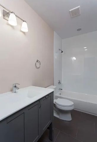 3380 N Milwaukee Avenue 2A, Chicago, IL 60641