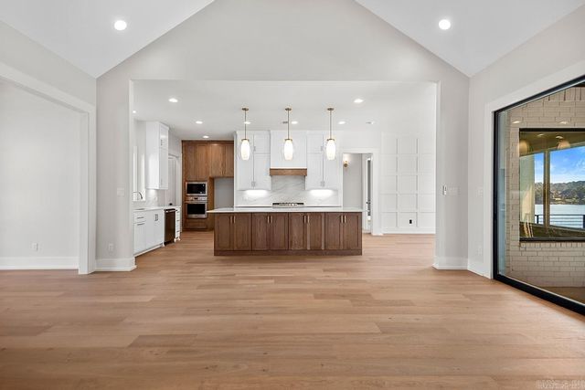 6143 Majestic Waters, Benton, AR 72019