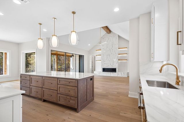 6143 Majestic Waters, Benton, AR 72019