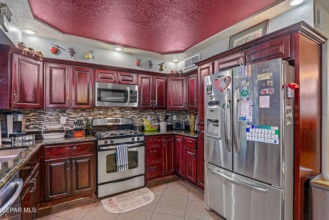 11044 WEDGE Lane, El Paso, TX 79934