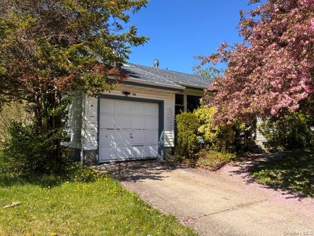 190 Hilltop Drive, Brentwood, NY 11717
