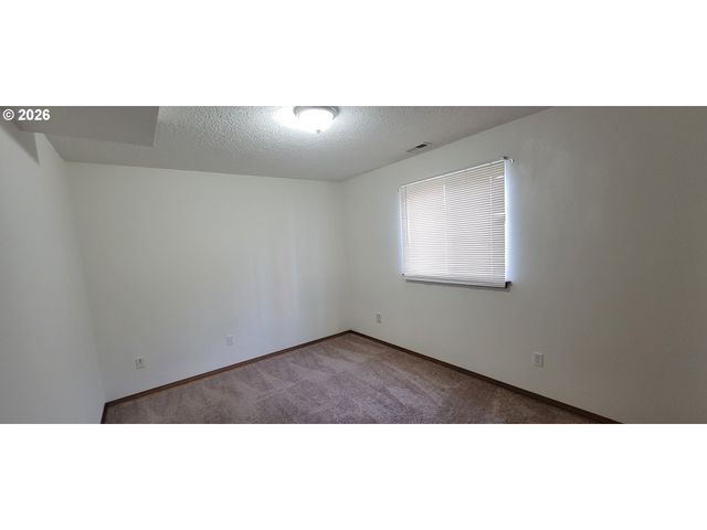 3857 Se 136TH Ave, Portland, OR 97236