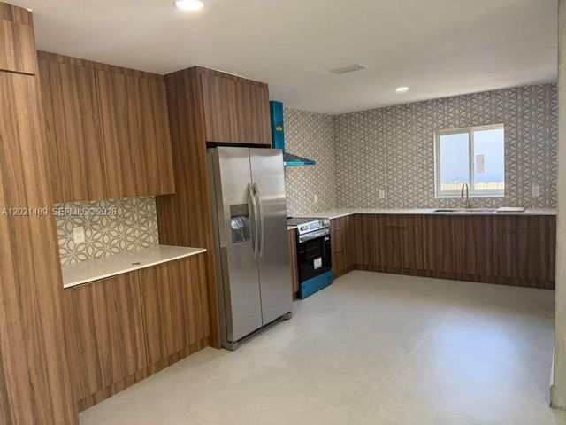 840 NW 67th St, Miami, FL 33150
