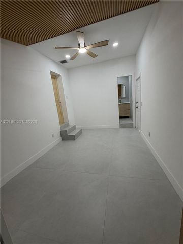840 NW 67th St, Miami, FL 33150