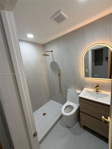840 NW 67th St, Miami, FL 33150