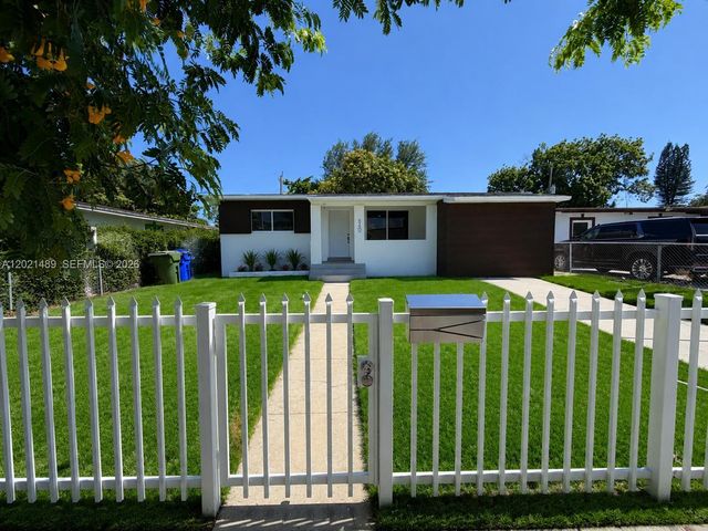 840 NW 67th St, Miami, FL 33150