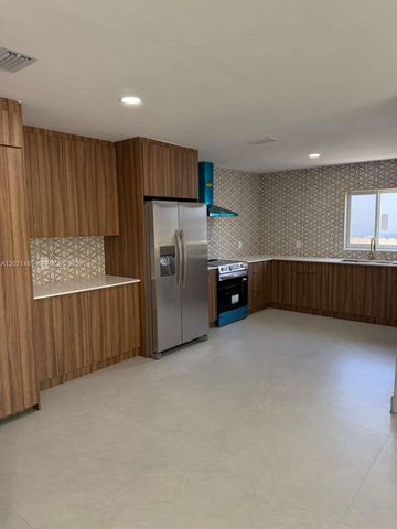 840 NW 67th St, Miami, FL 33150
