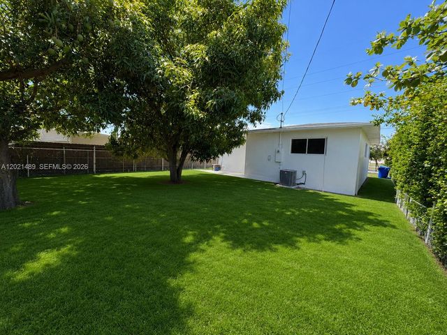 840 NW 67th St, Miami, FL 33150