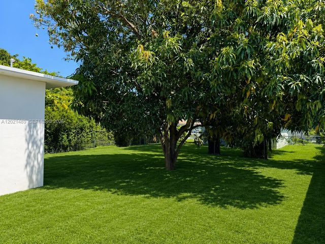 840 NW 67th St, Miami, FL 33150