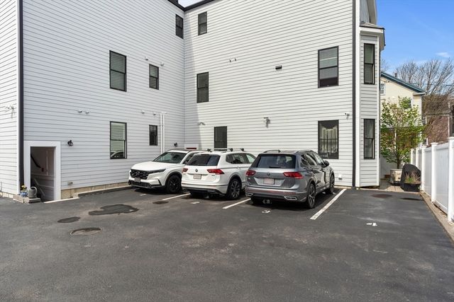 178 Thornton St 1, Boston, MA 02119